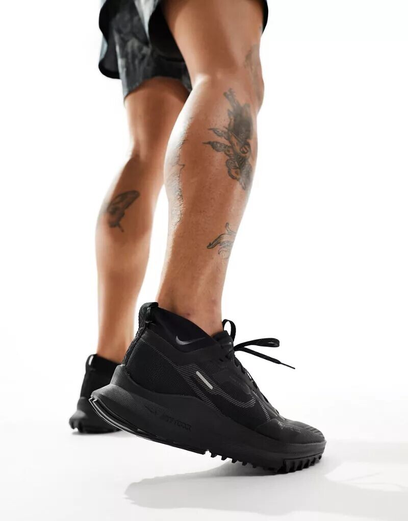 

Черные кроссовки Nike React Pegasus Trail 4