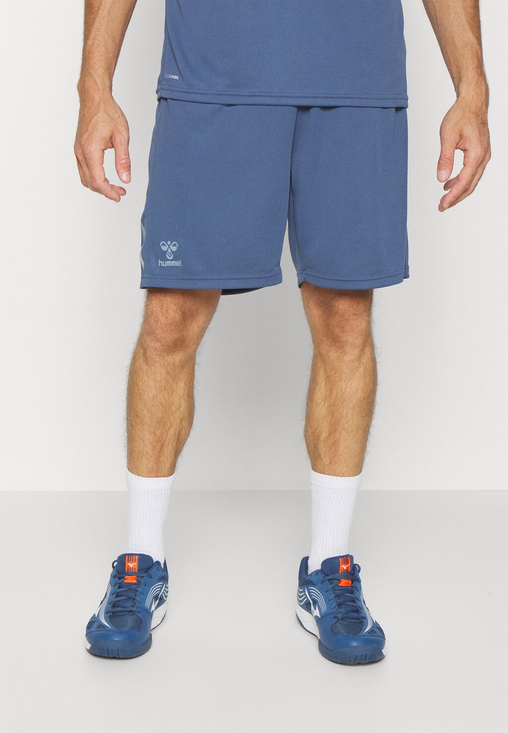 

Спортивные шорты Hummel