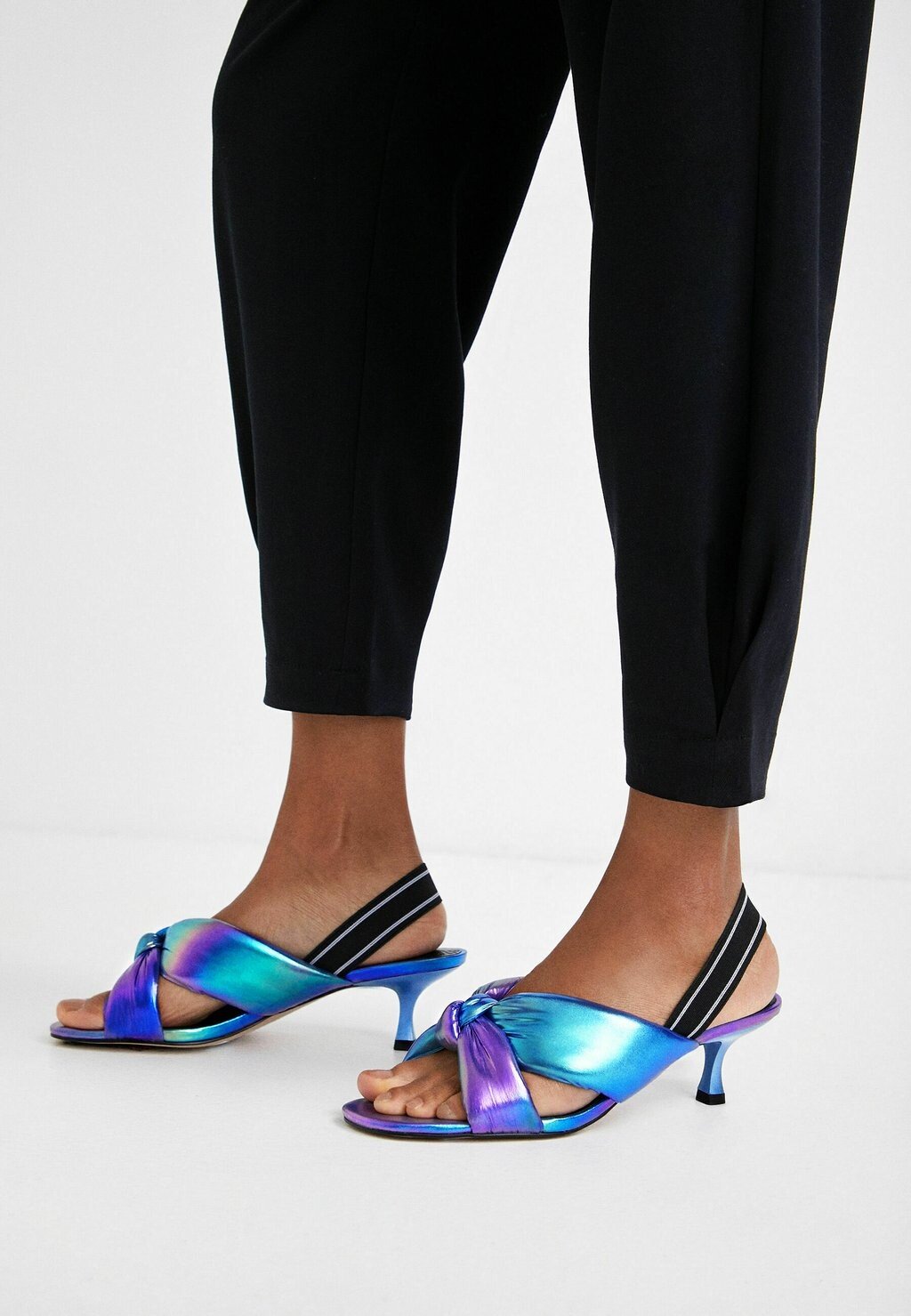 

Босоножки Desigual, мультиколор