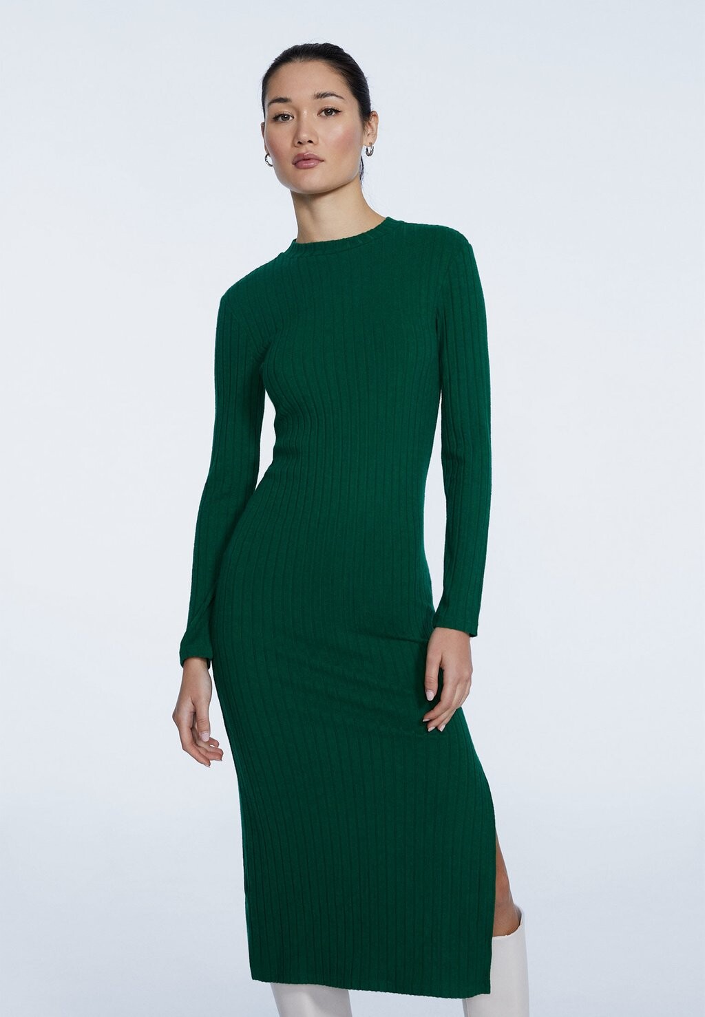 

Трикотажное платье Stradivarius