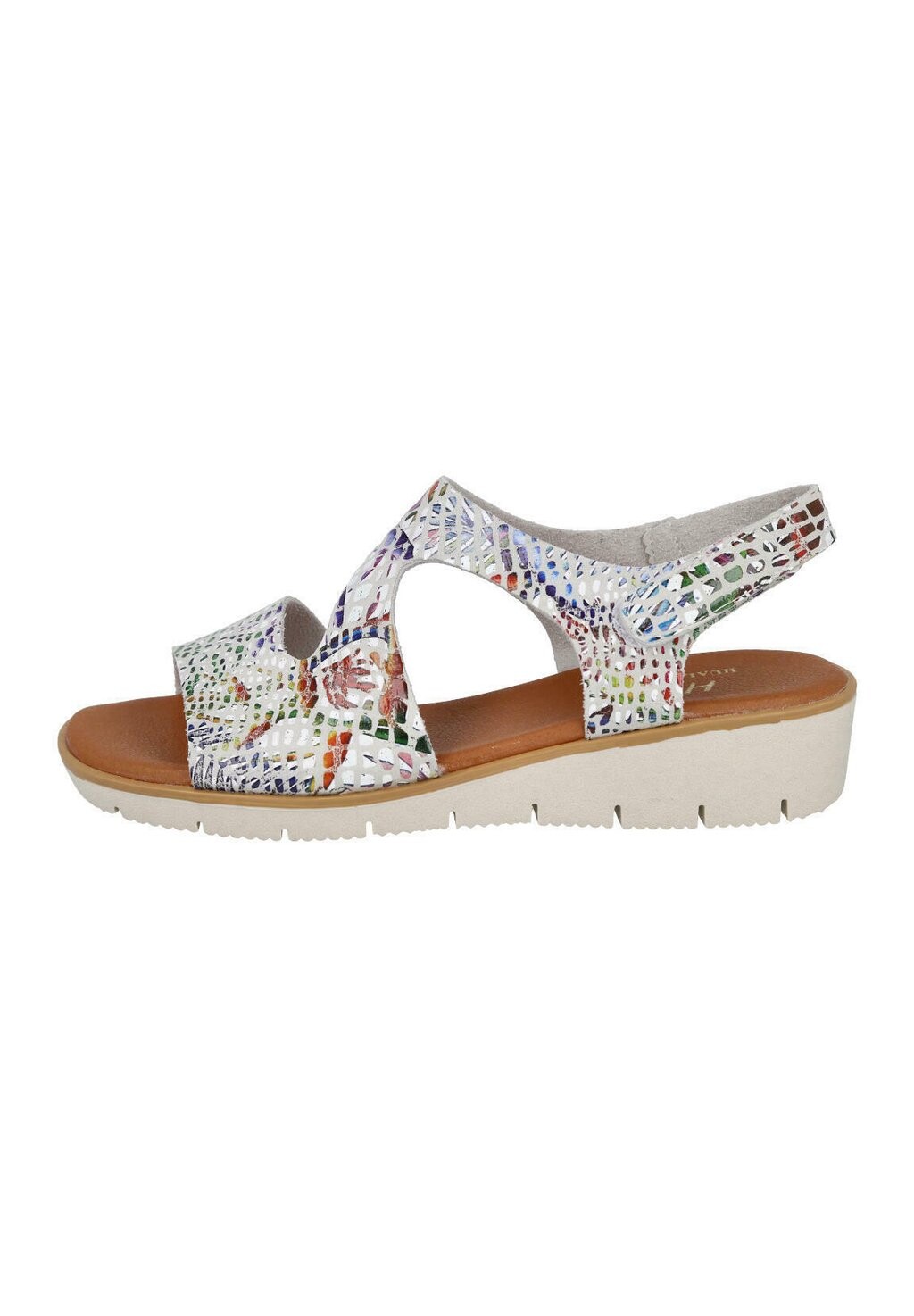 

Босоножки на танкетке L&R Shoes, белый