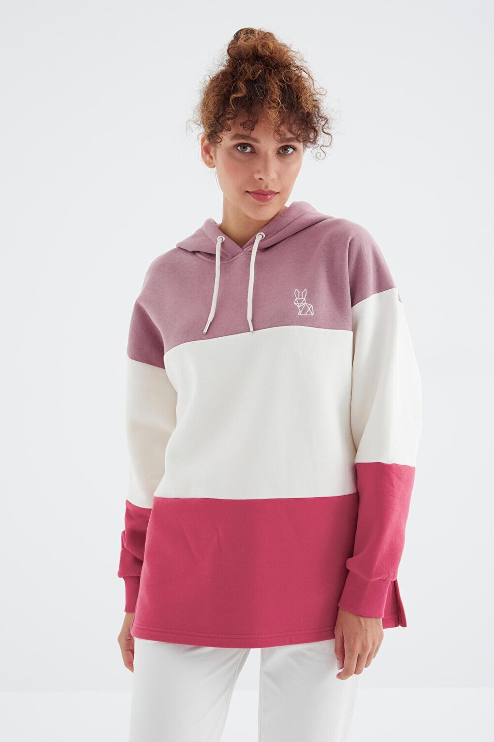 

Женская толстовка оверсайз с капюшоном и вышивкой Dusty Rose Color Blocks TOMMYLIFE