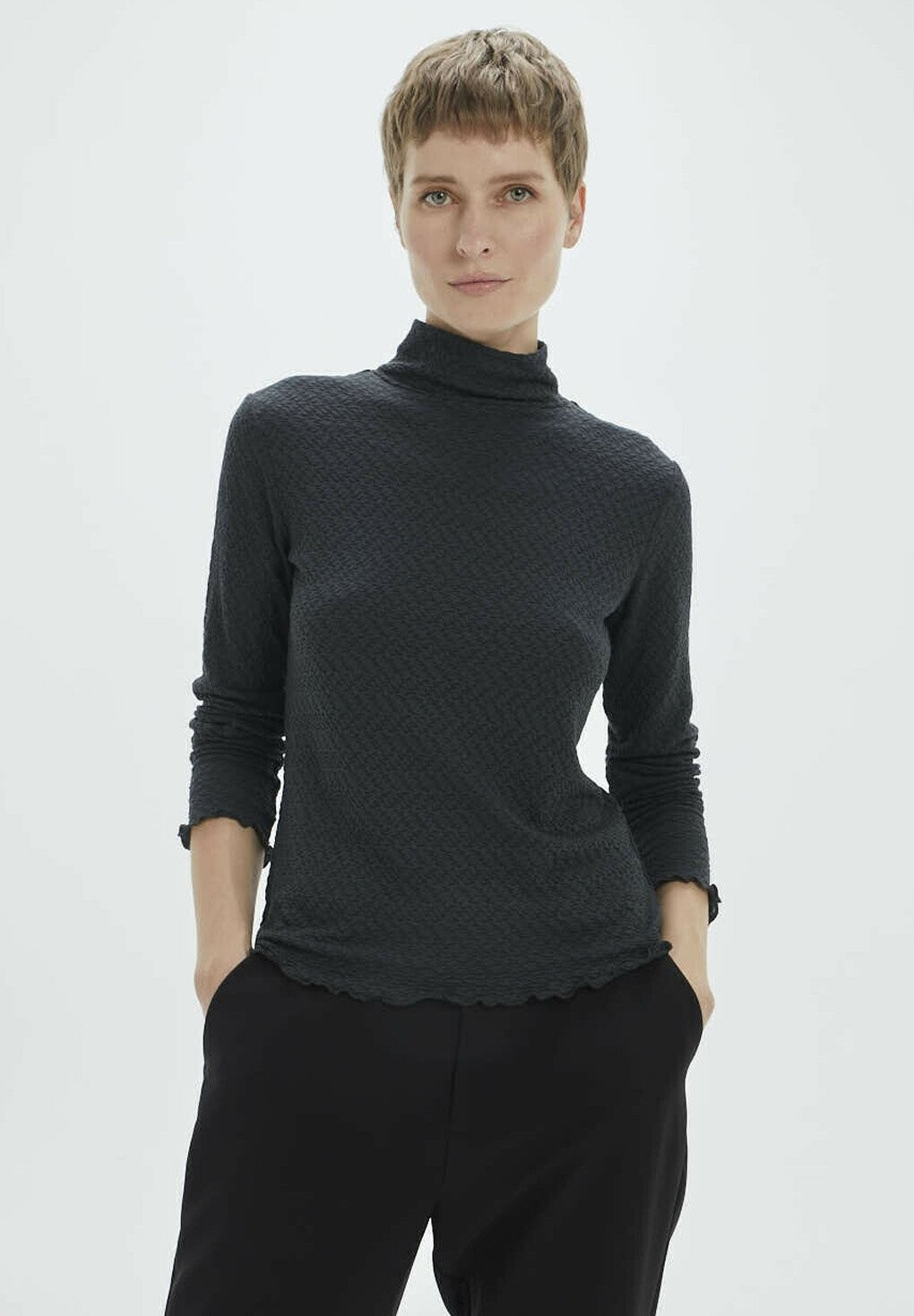 

Топ с длинными рукавами TEXTURED WITH SWAN COLLAR System Action, цвет black