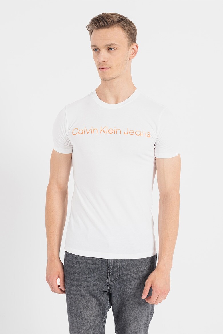 

Футболка с овальным вырезом и логотипом Calvin Klein Jeans, белый