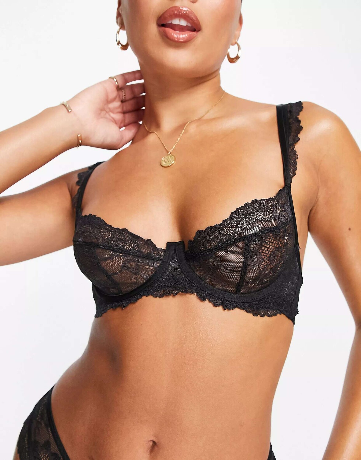 

Черный кружевной бюстгальтер без подкладок Hunkemoller Meghan с ремешком