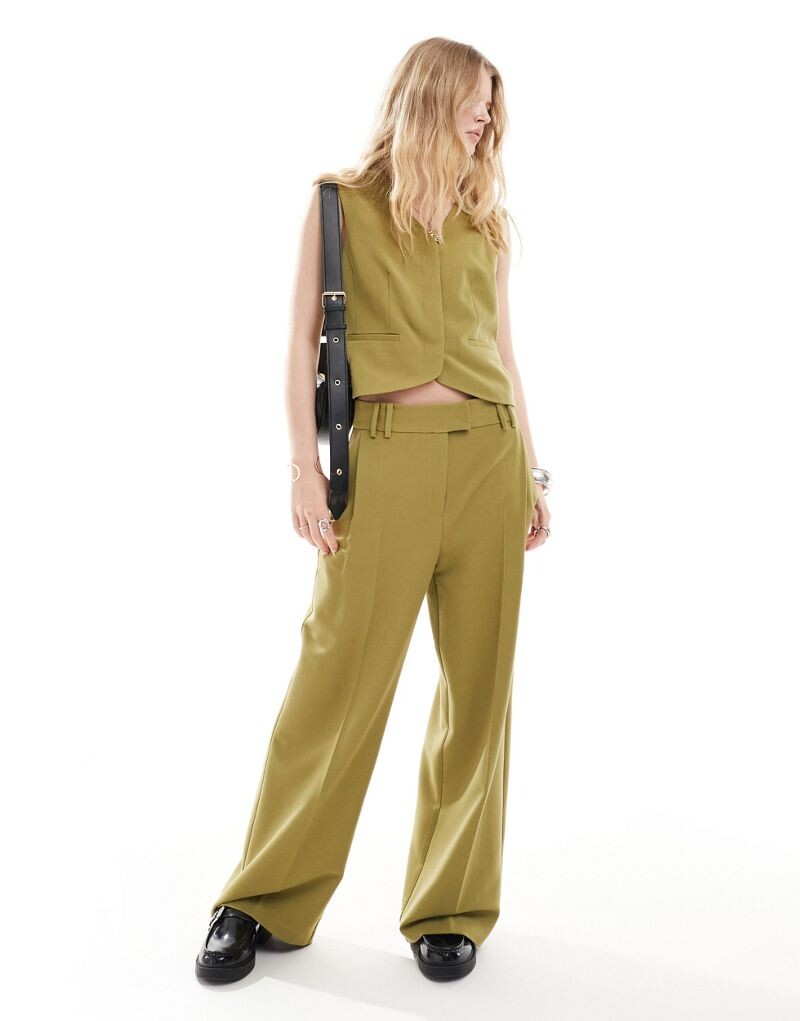 

ASOS DESIGN – оливковые брюки для папы с заниженной талией