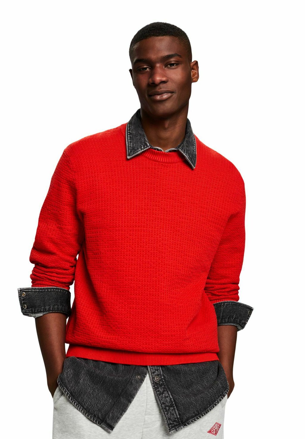 Вязаный свитер STRUKTURIERTES Esprit, цвет red