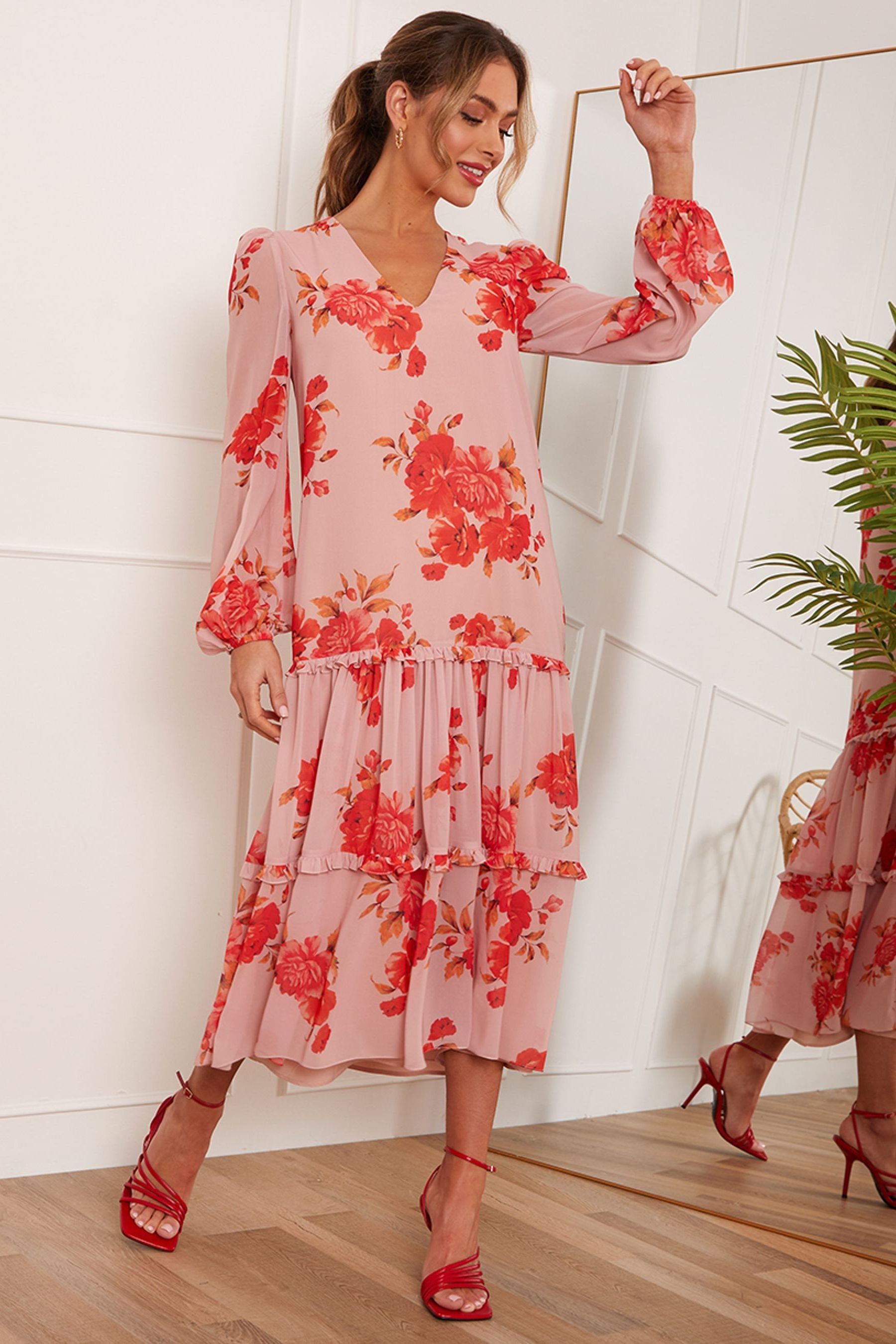 Летнее платье миди с длинными рукавами и цветочным принтом Chi Chi London, розовый