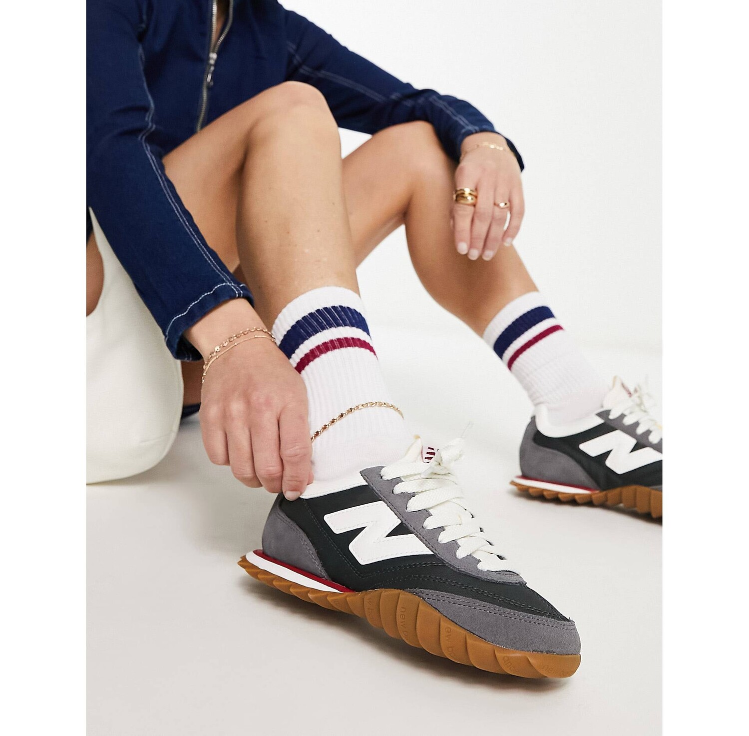 

Кроссовки New Balance RC30 темно-серого и белого цветов