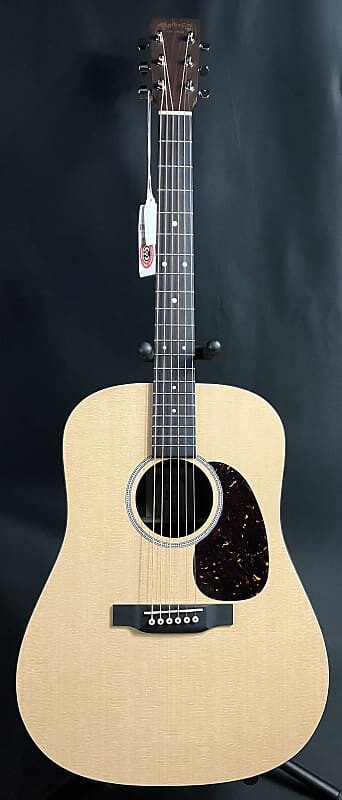 

Акустическая гитара Martin D-X1E Dreadnought Acoustic-Electric Guitar Natural w/ Gig Bag