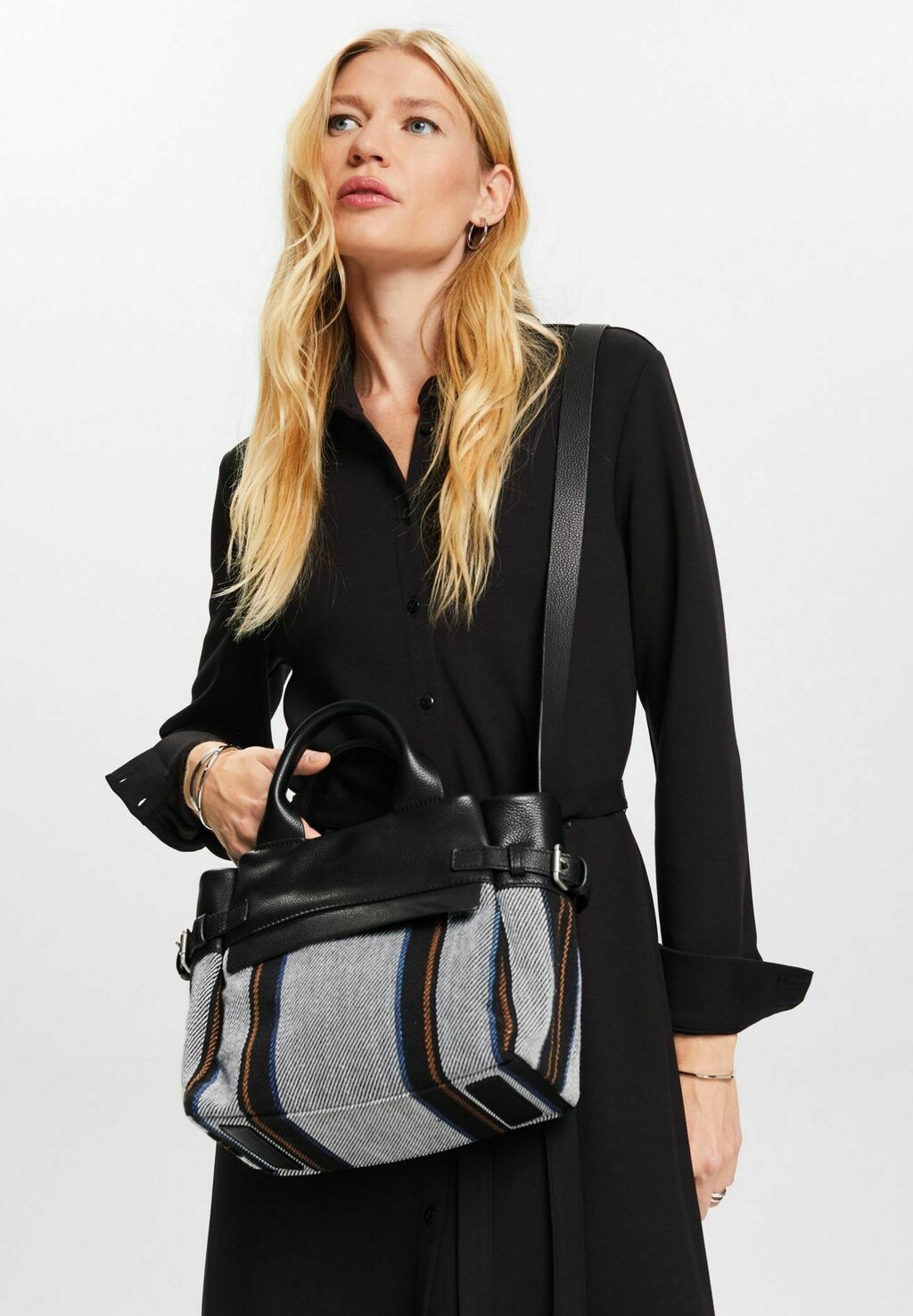 

Сумочка Esprit, цвет black