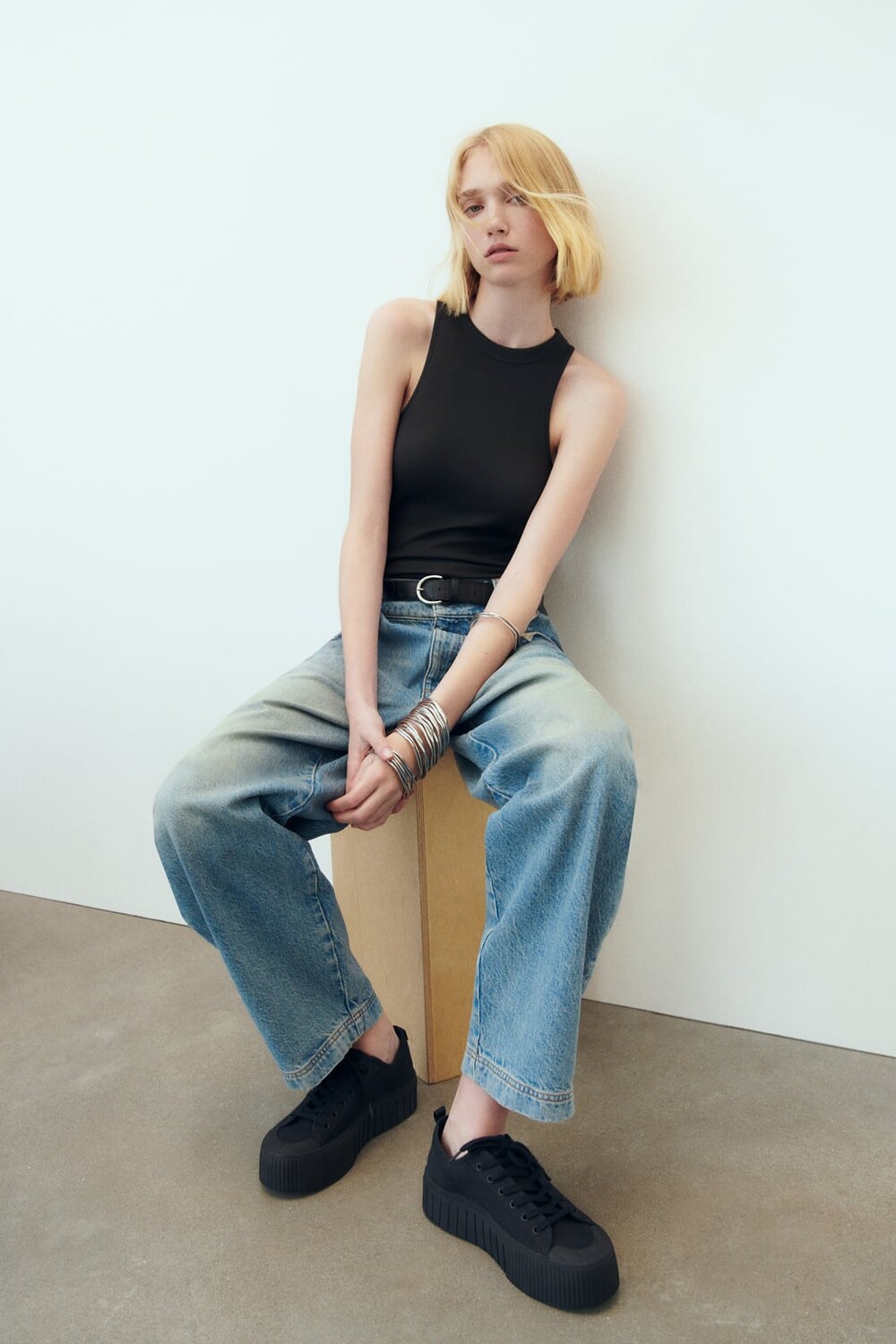 

Кроссовки на плоской форме ZARA, черный