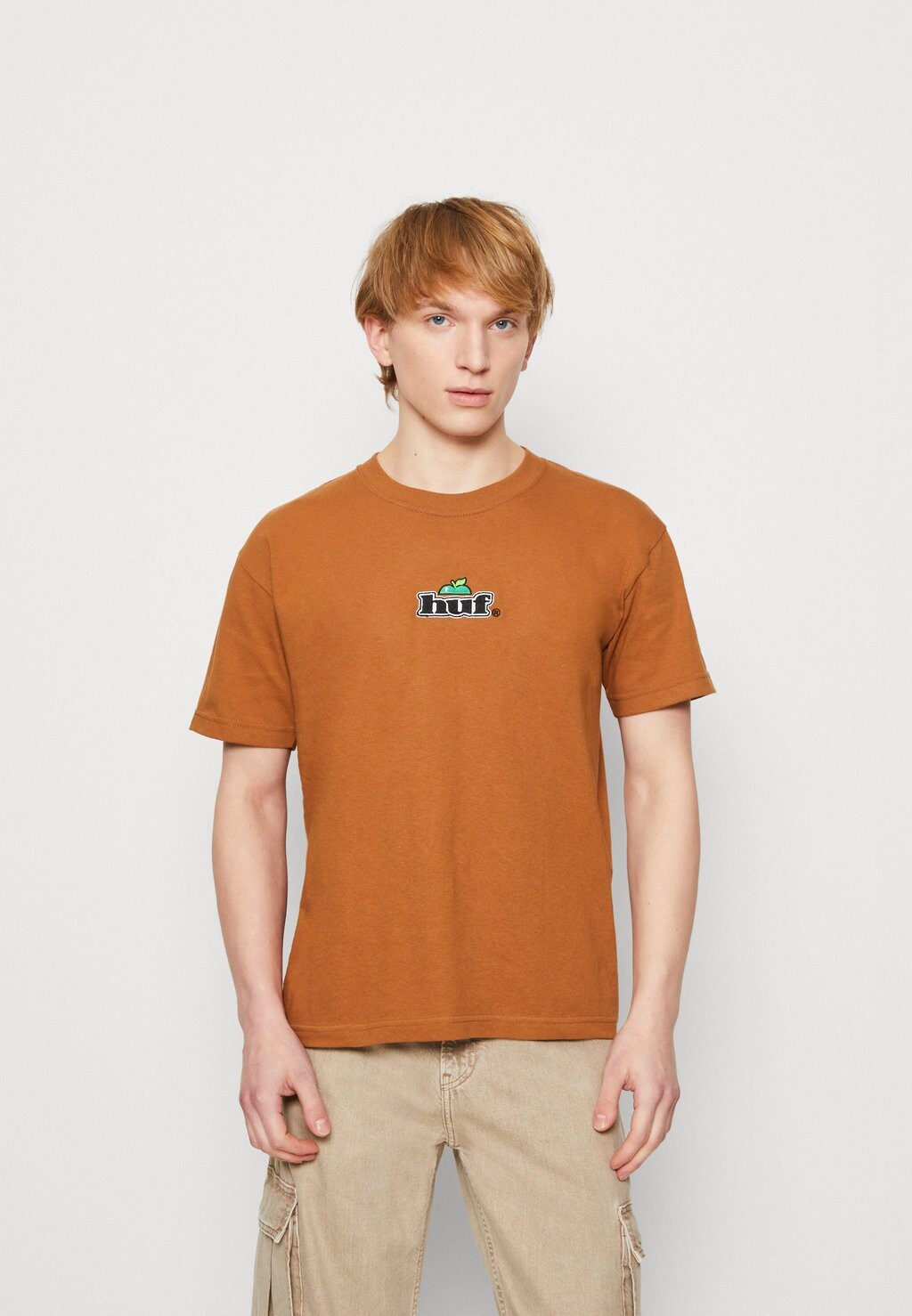

Базовая футболка HUF