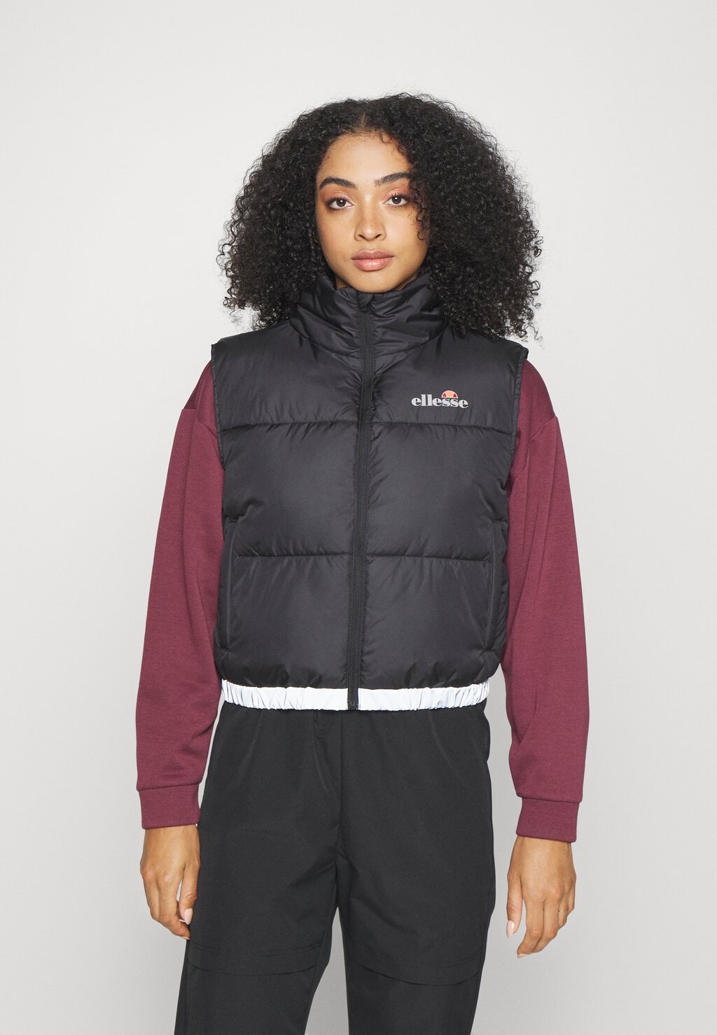 

Жилет Reynta Ellesse, черный