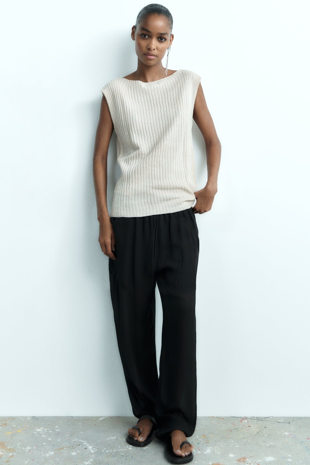 

Свитер, украшенный пайетками Zara, экрю, Серый