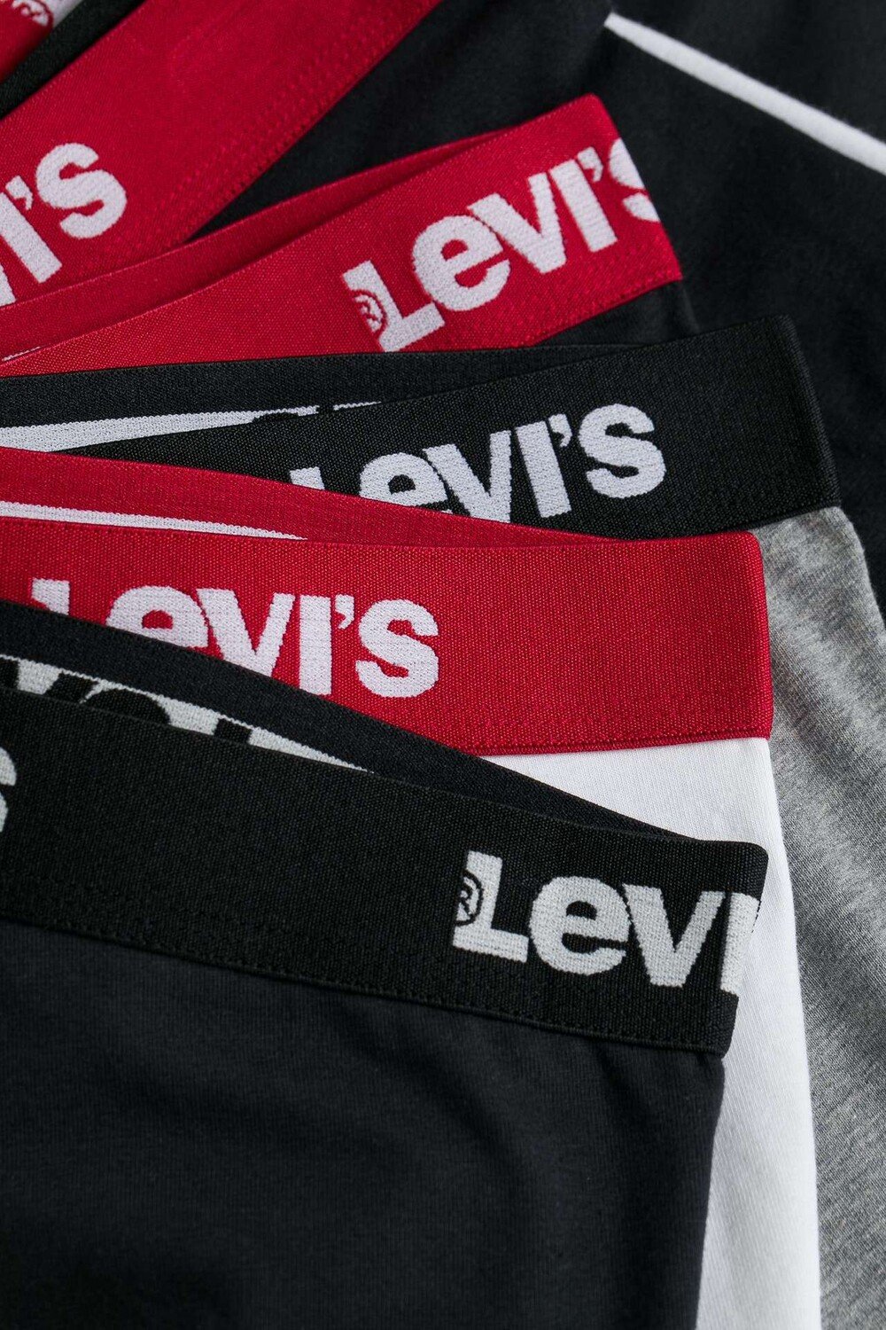 

4 пары трусов-боксеров Levi's, мультиколор