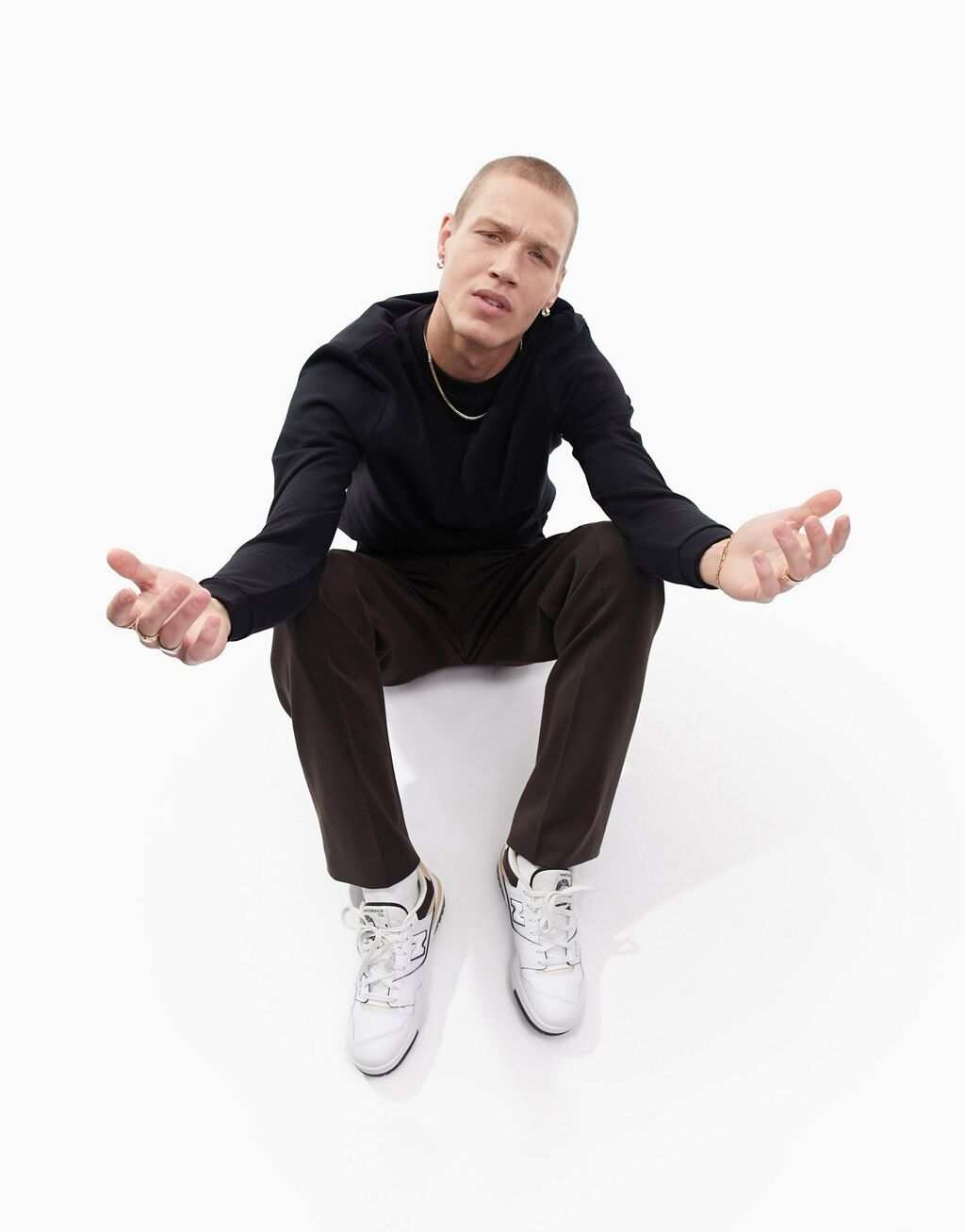

Черный свитшот ASOS DESIGN
