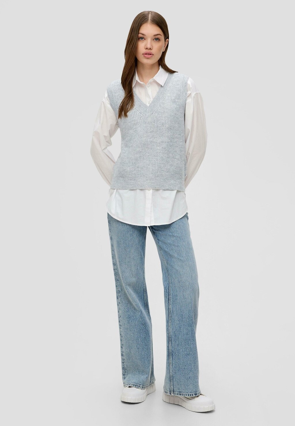 

Вязаный свитер MIT V-NECK QS, цвет grau meliert