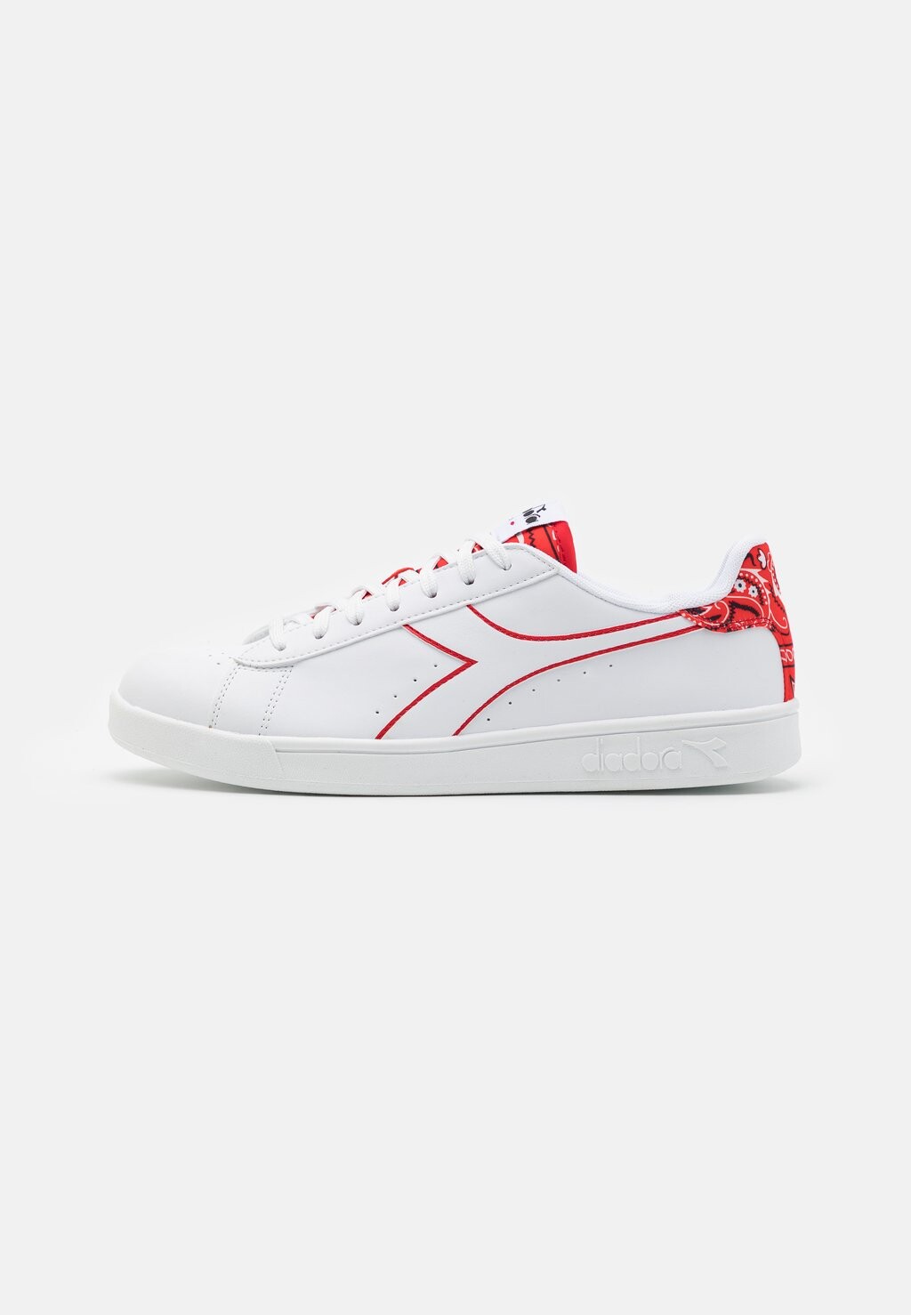 

Кроссовки Diadora