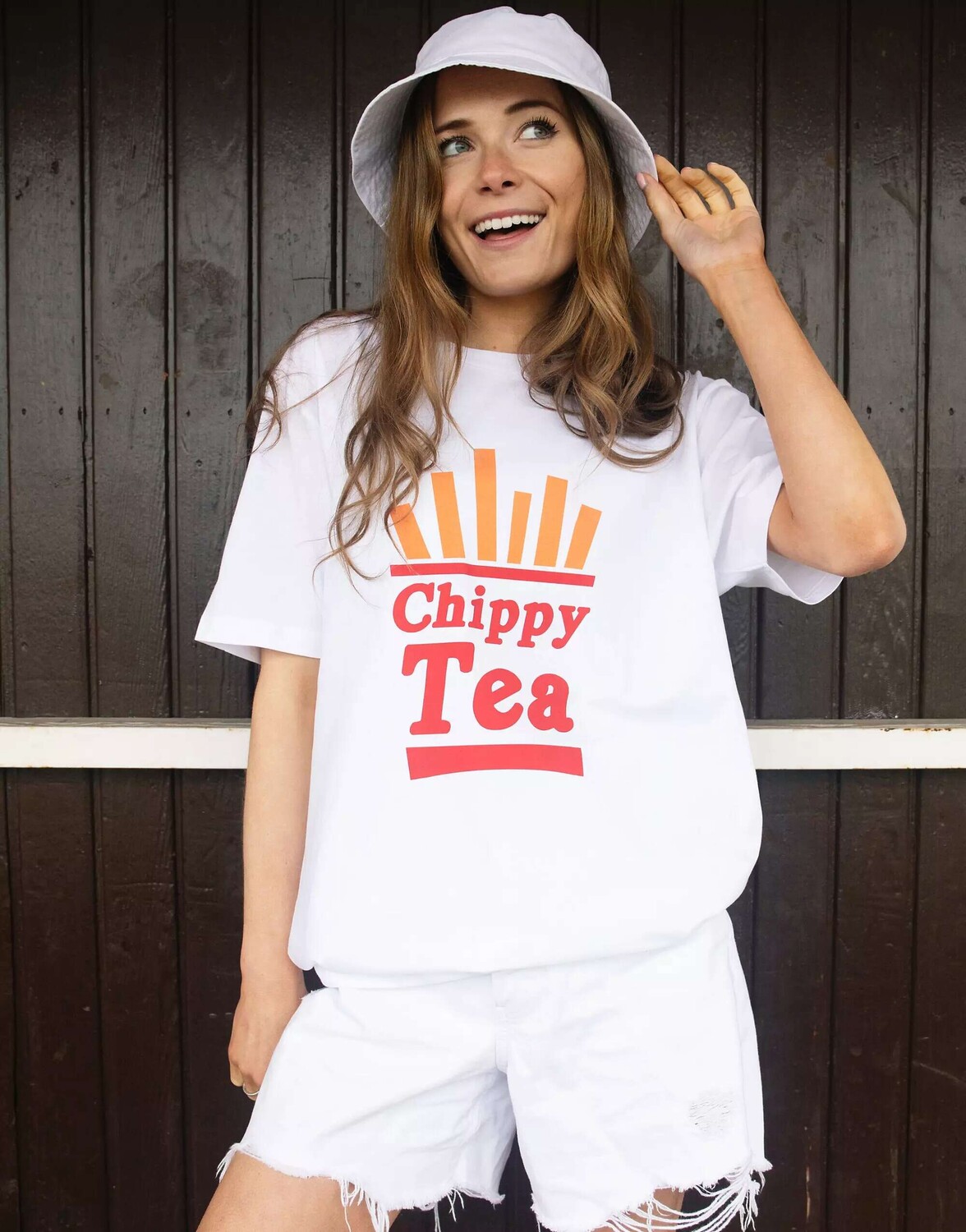 

Белая футболка унисекс с надписью Chippy Tea и изображением чипсов Batch1, Белый