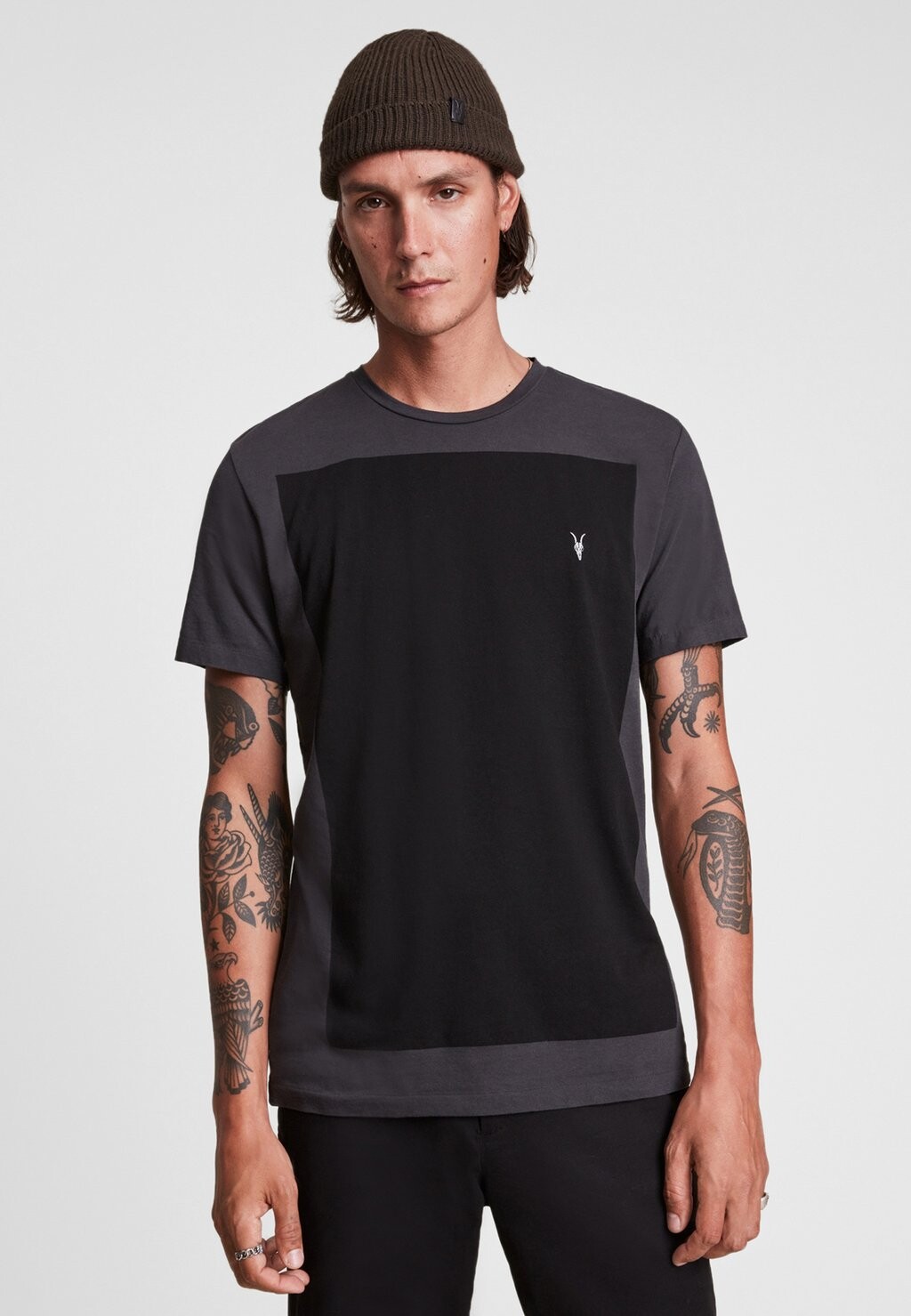 

Футболка с принтом AllSaints, черный