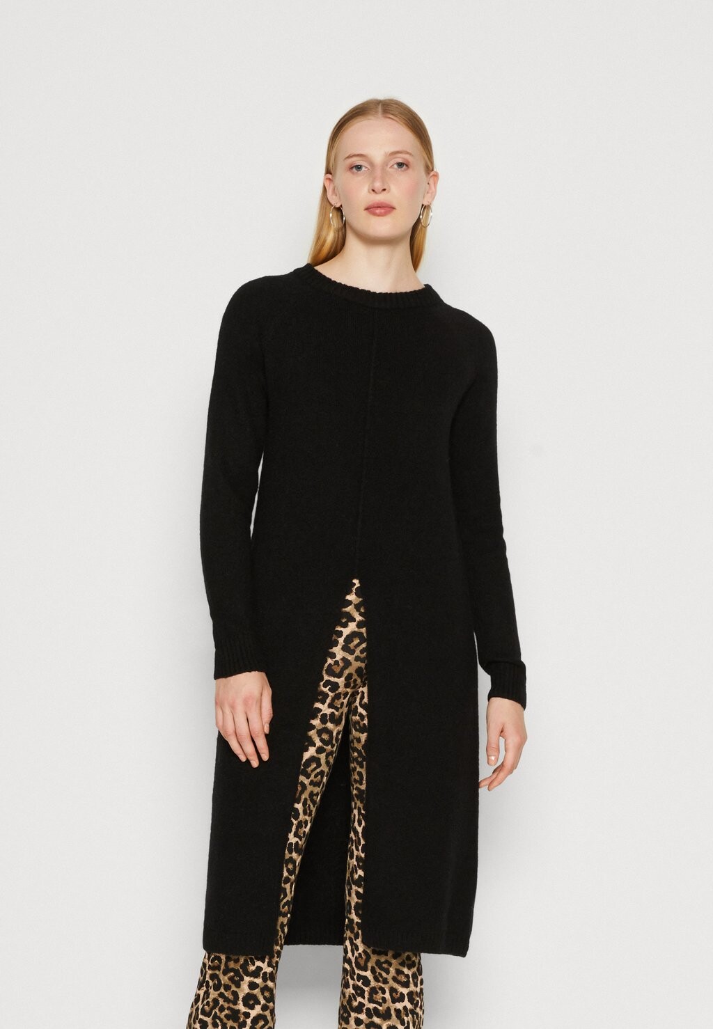 

Платье Point Vero Moda VMVILLA O NECK SLIT DRESS, черный