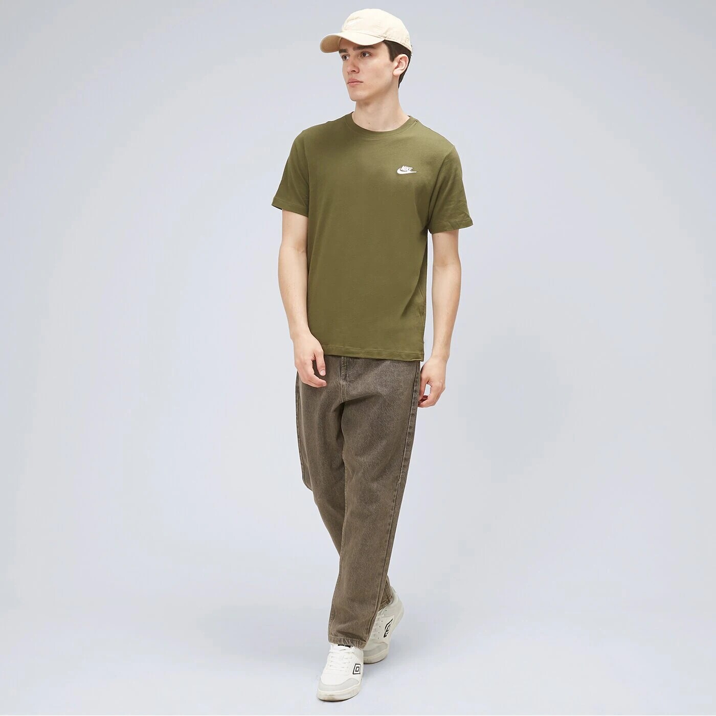 

Футболка Nike SportsWear Club, темно-зеленый