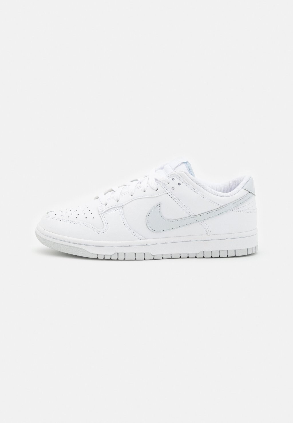 

Низкие кеды Nike