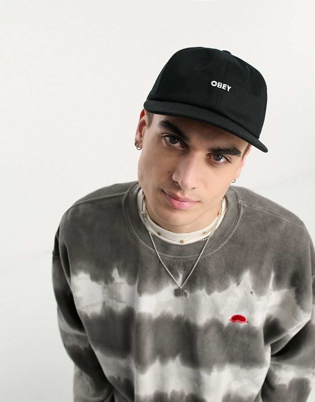 

Черная кепка с шестью панелями Obey