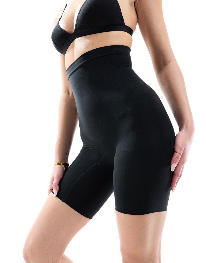

Черные бесшовные моделирующие шорты Spanx с высокой талией на каждый день