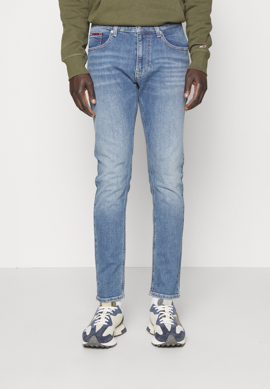 

Джинсы Tapered Tommy Jeans