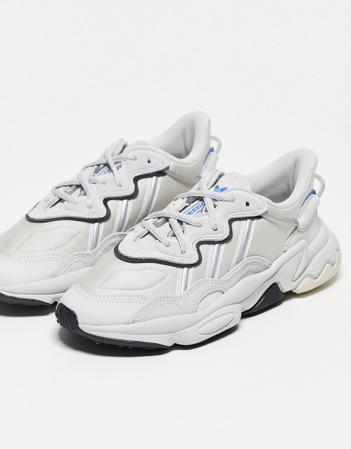 

Бело-серые кроссовки adidas Originals Ozweego, Серый