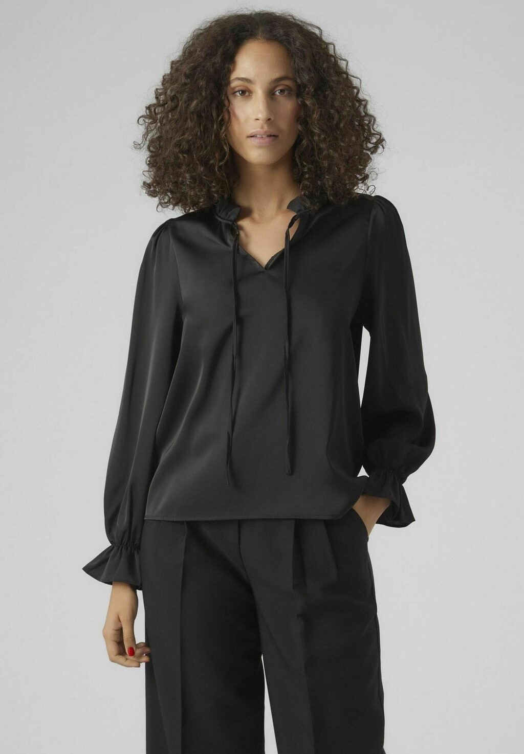 

Блузка Vero Moda, цвет black