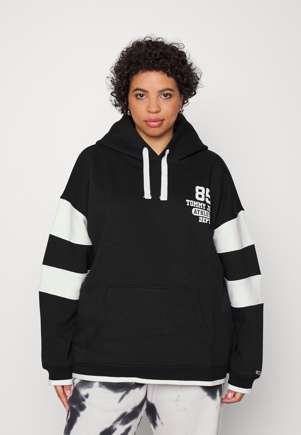 

Толстовка Tommy Jeans by Tommy Hilfiger, черный