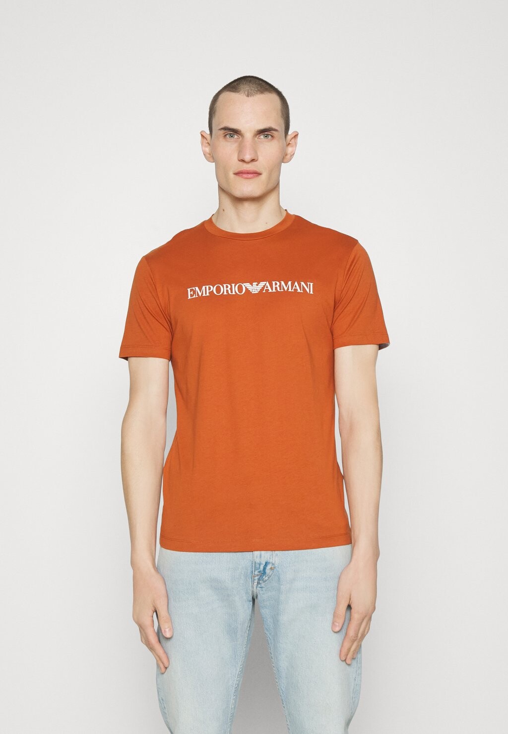 

Футболка с принтом Emporio Armani, красный