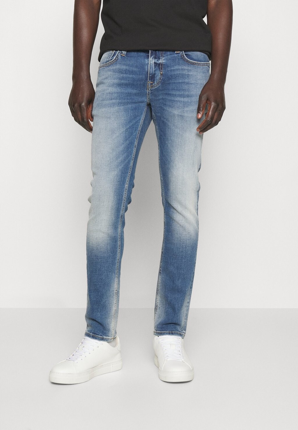 Джинсы Tapered Fit Ozzy Tapered Fit Jeans Antony Morato, цвет blue denim джинсы tapered fit kurt antony morato цвет black