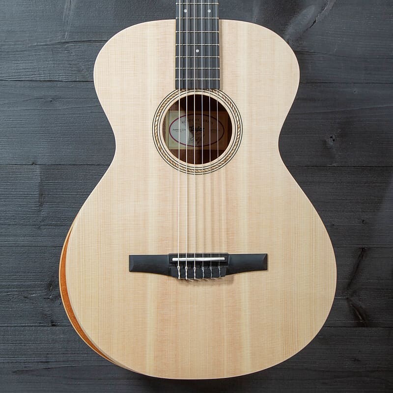 

Акустическая гитара Taylor Academy 12 N Nylon String w/ Beveled Armrest