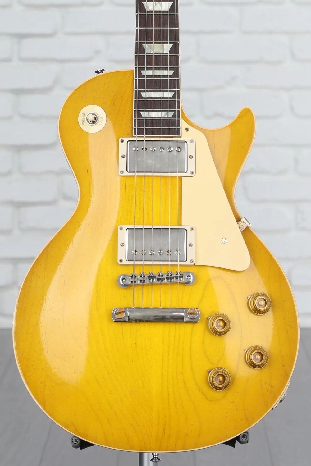 

Электрогитара Gibson Custom 1958 Les Paul Standard Reissue - Murphy Lab Light Aged Lemon Burst