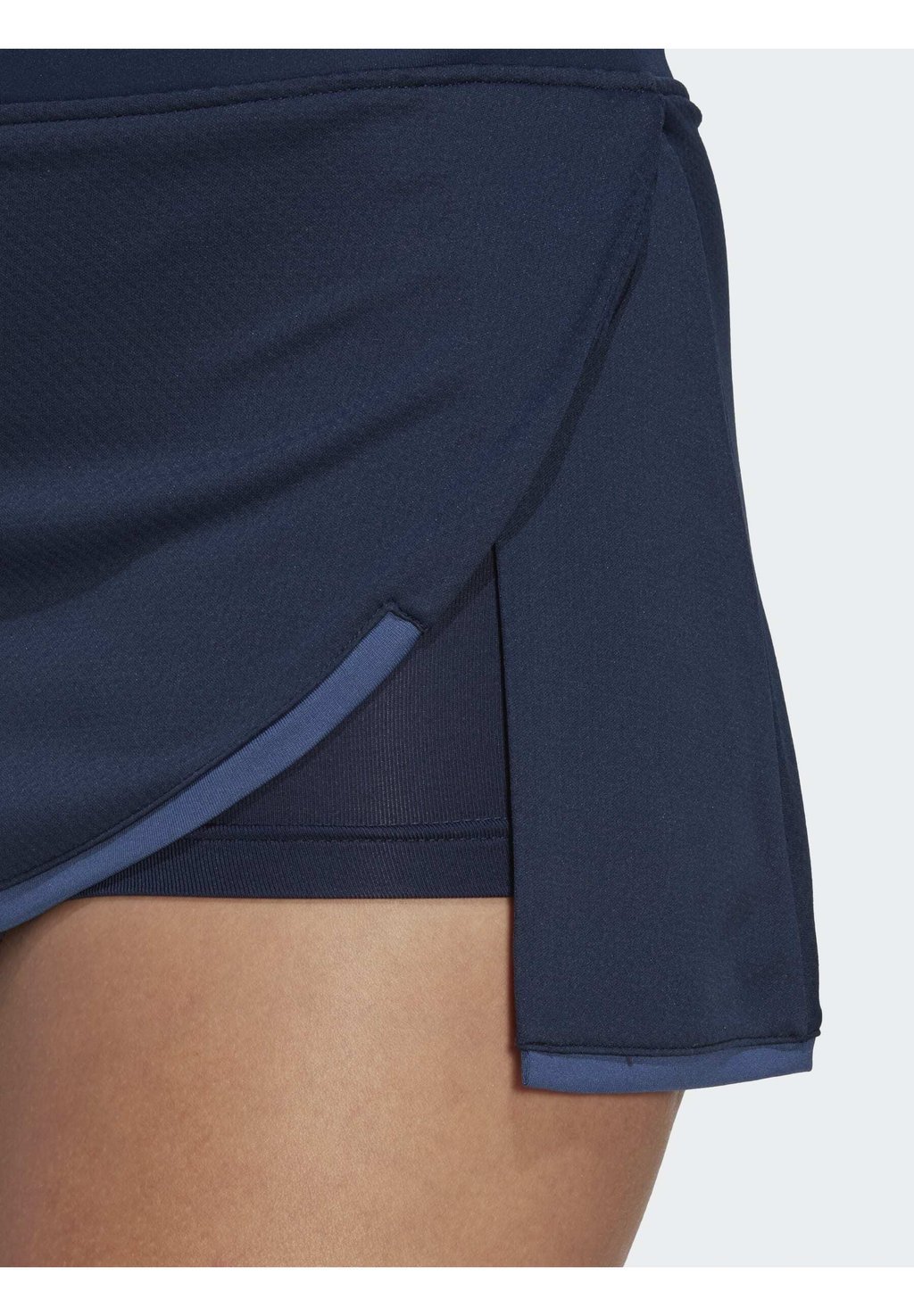 Шорты adidas Club short