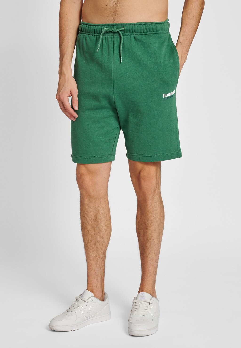 

Спортивные шорты Hummel, зеленый