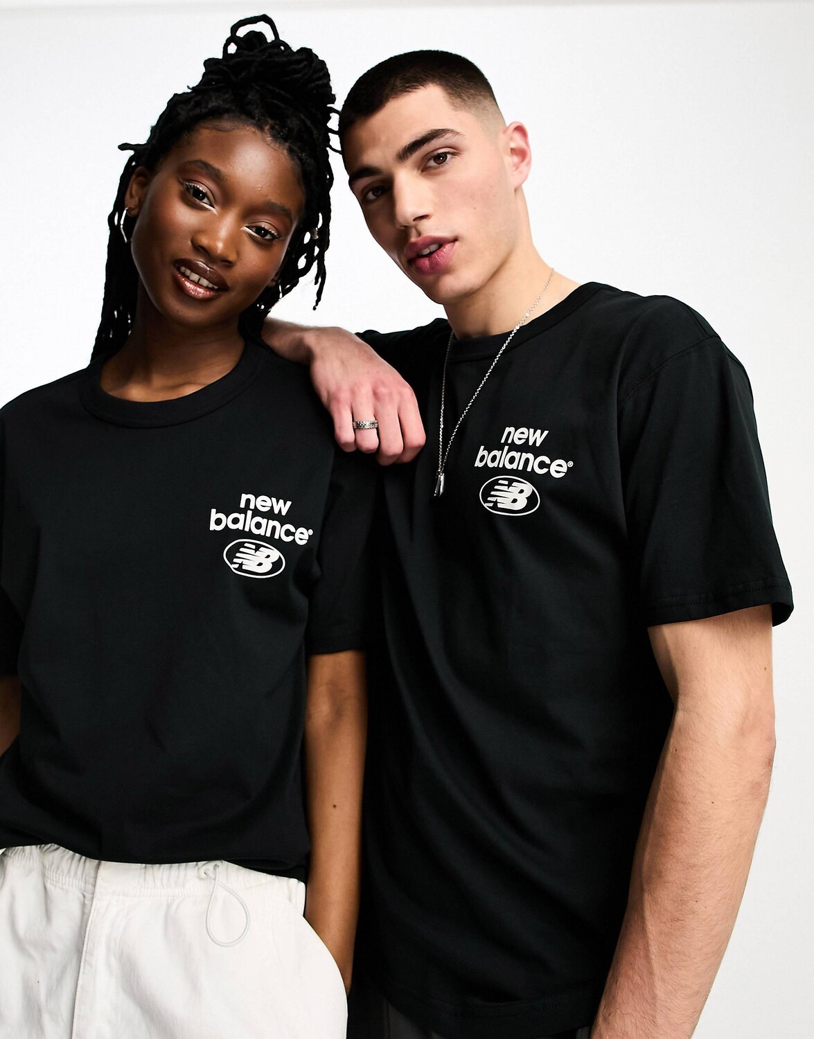 

Черная футболка с логотипом New Balance Essentials, Черный