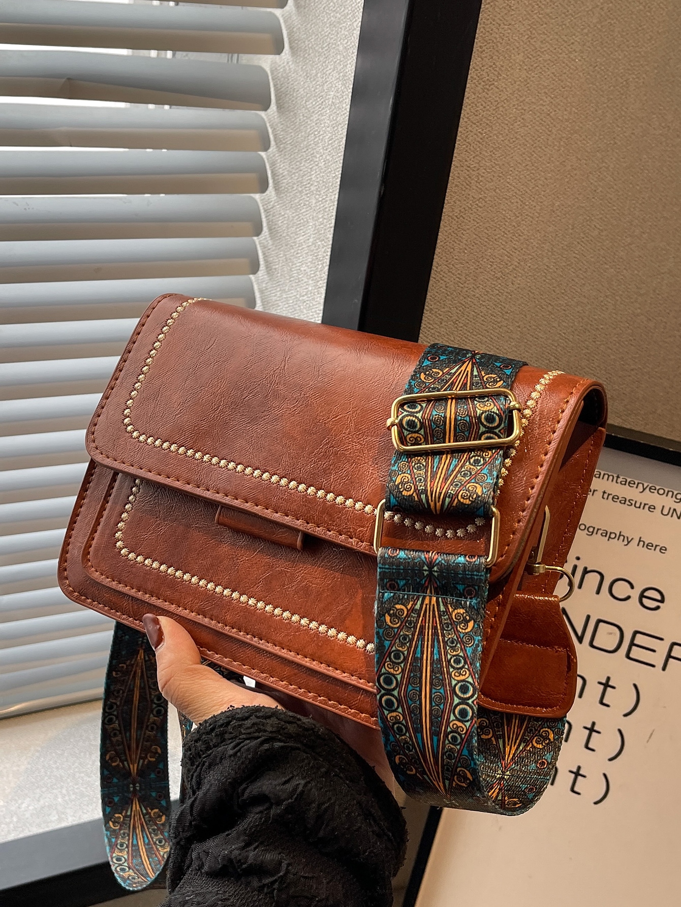 Мини-квадратная сумка с вышивкой, коричневый