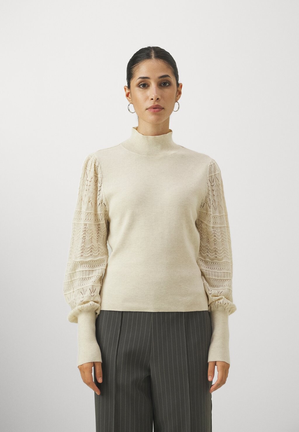 

Свитшот Vero Moda Petite VMFELIPA, кремовый
