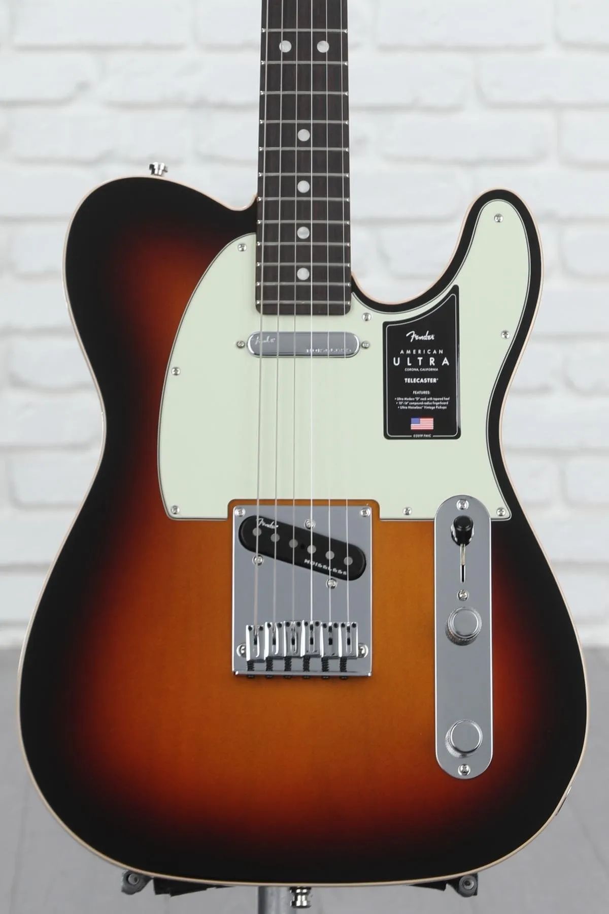 

Fender American Ultra Telecaster — Ultraburst с накладкой из палисандра