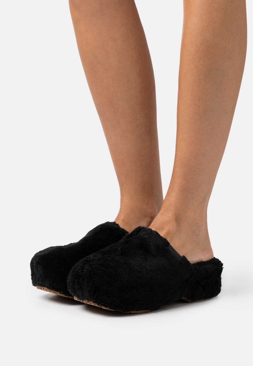 

Мюли на каблуке UGG, черный