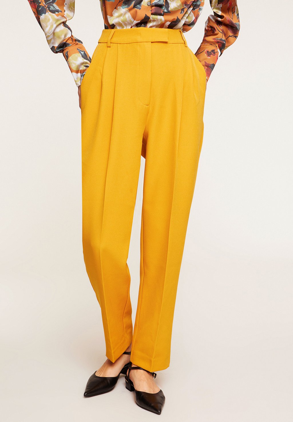 Брюки Mit Abnähern Motivi, желтый брюки motivi блестящие 48 размер