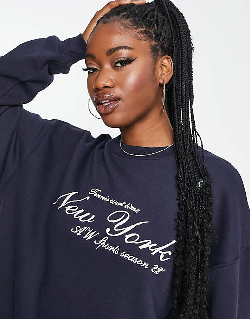 

Темно-синий свитшот оверсайз с круглым вырезом и надписью Pull&Bear New York
