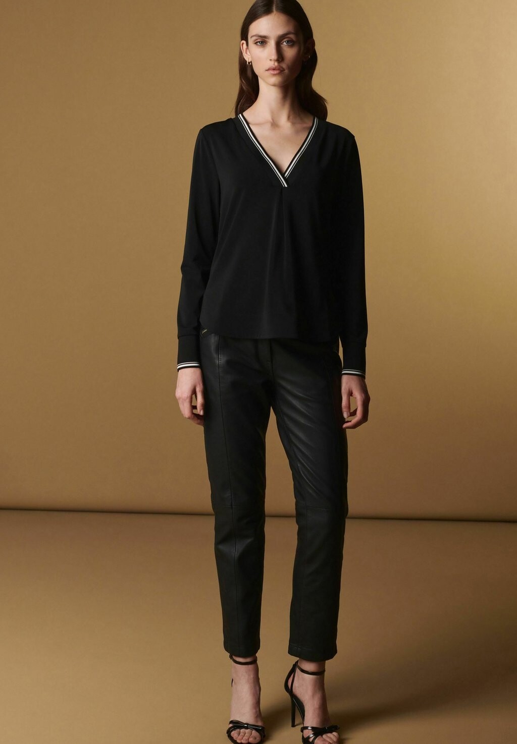 

Блузка Long Sleeve Contrast V-Neck Next, черный