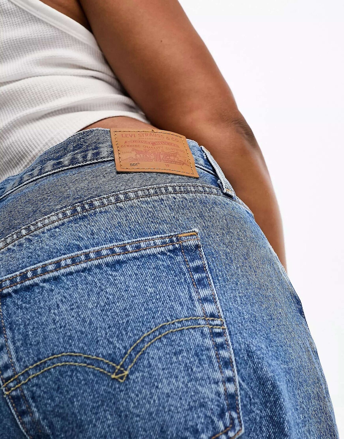 

Синие джинсы Levi's Plus 501 в стиле 90-х