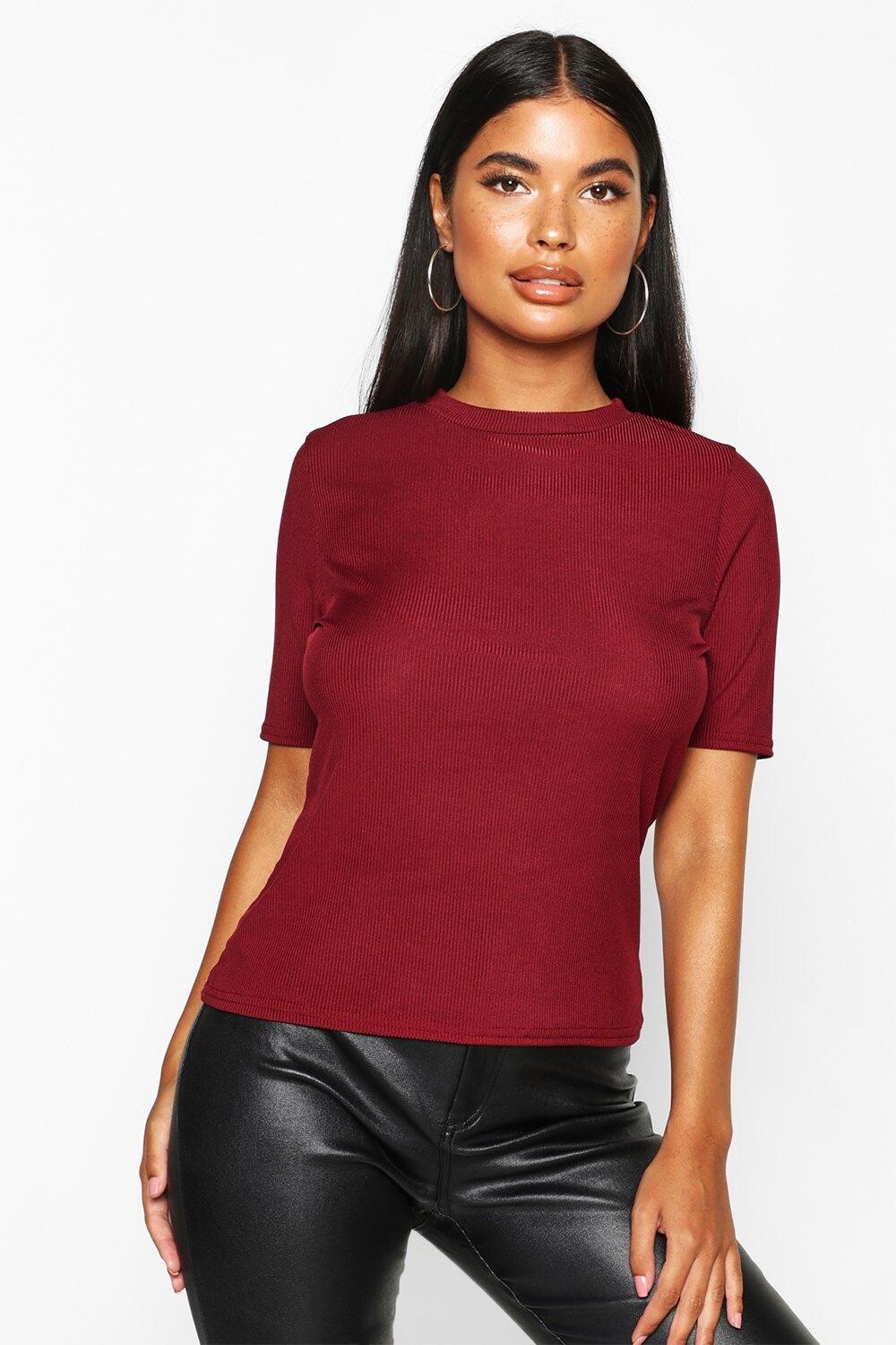 

Базовая футболка petite в ребруску Boohoo, ягодный